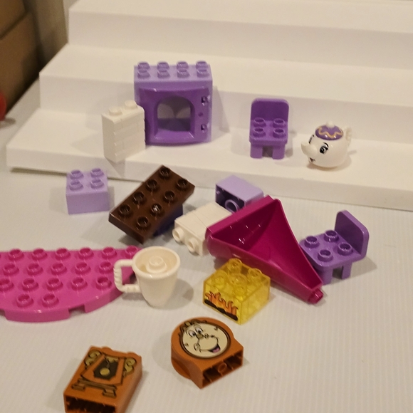 Lego DUPLO Disney Princess Belles Tea Party 10877 Beauty and the Beast with Elsa - Picture 14 of 14